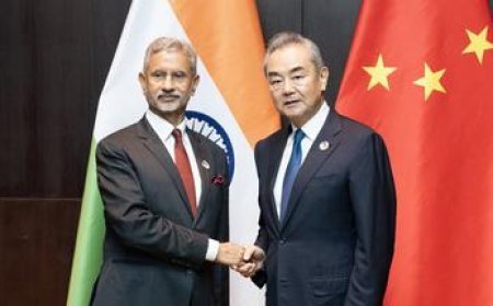 Jaishankar Meets Chinese FM Wang in Laos, Pushes for Urgency in Resolving LAC Standoff